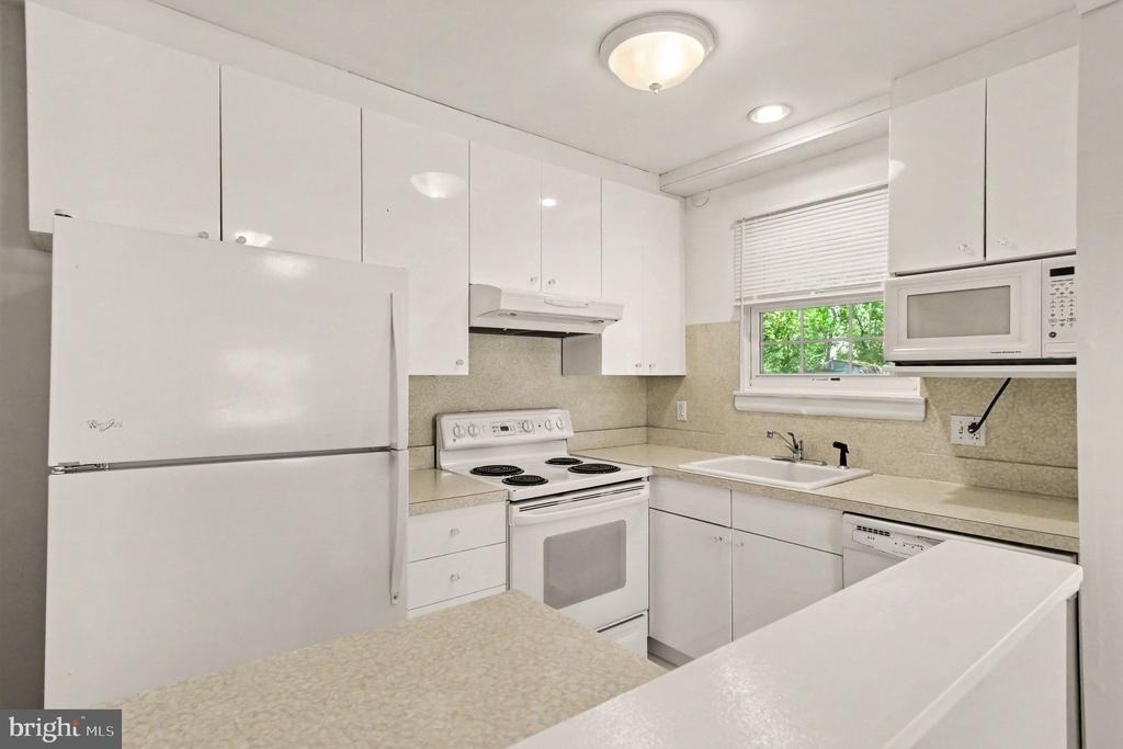 831 Jackson Street - Photo 8