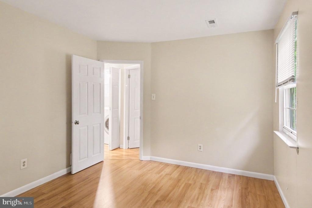 831 Jackson Street - Photo 14