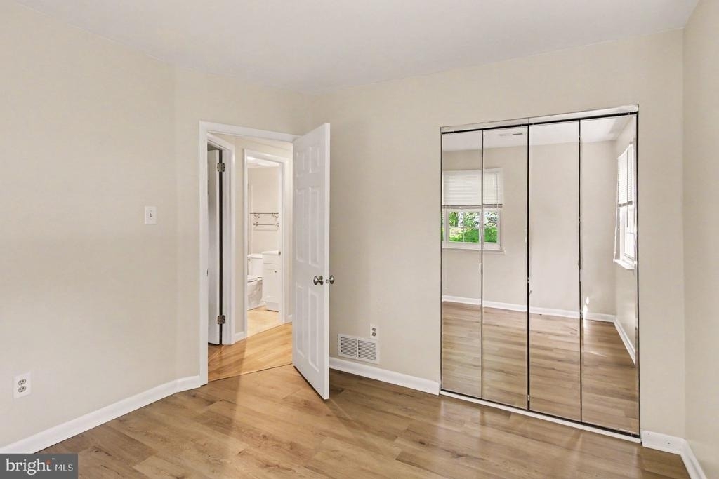 831 Jackson Street - Photo 11