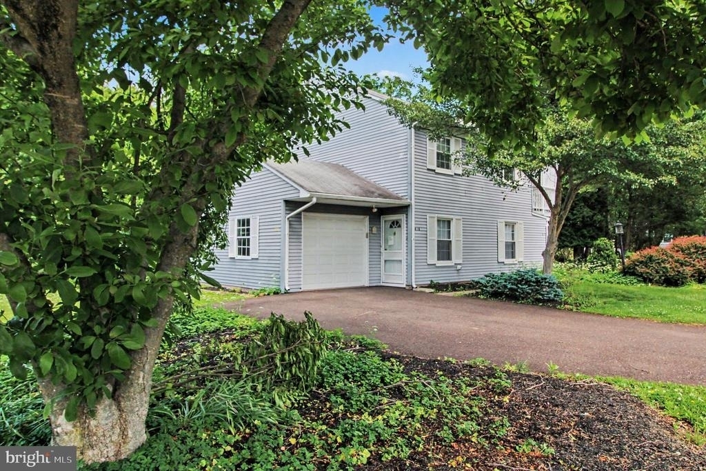 831 Jackson Street - Photo 2