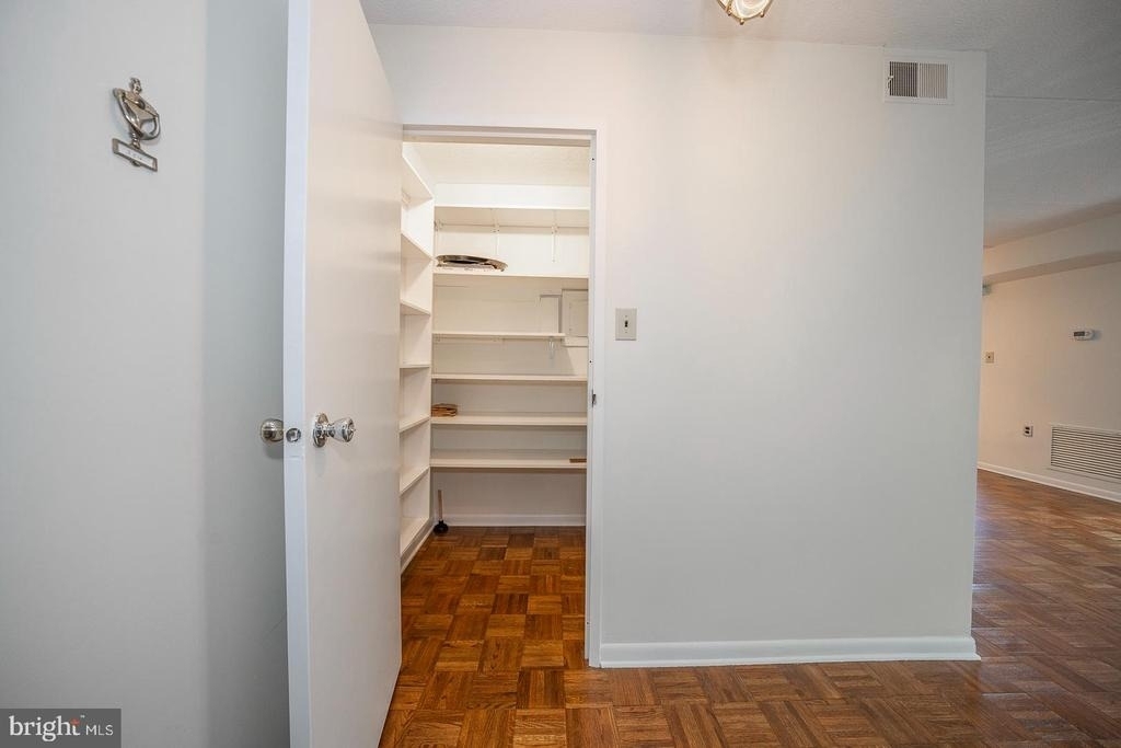 260 W Montgomery Avenue - Photo 6