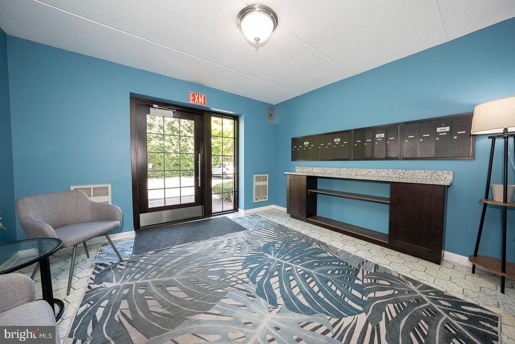 260 W Montgomery Avenue - Photo 2