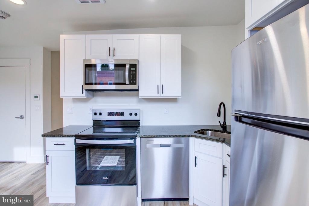 11 E Walnut Street - Photo 6