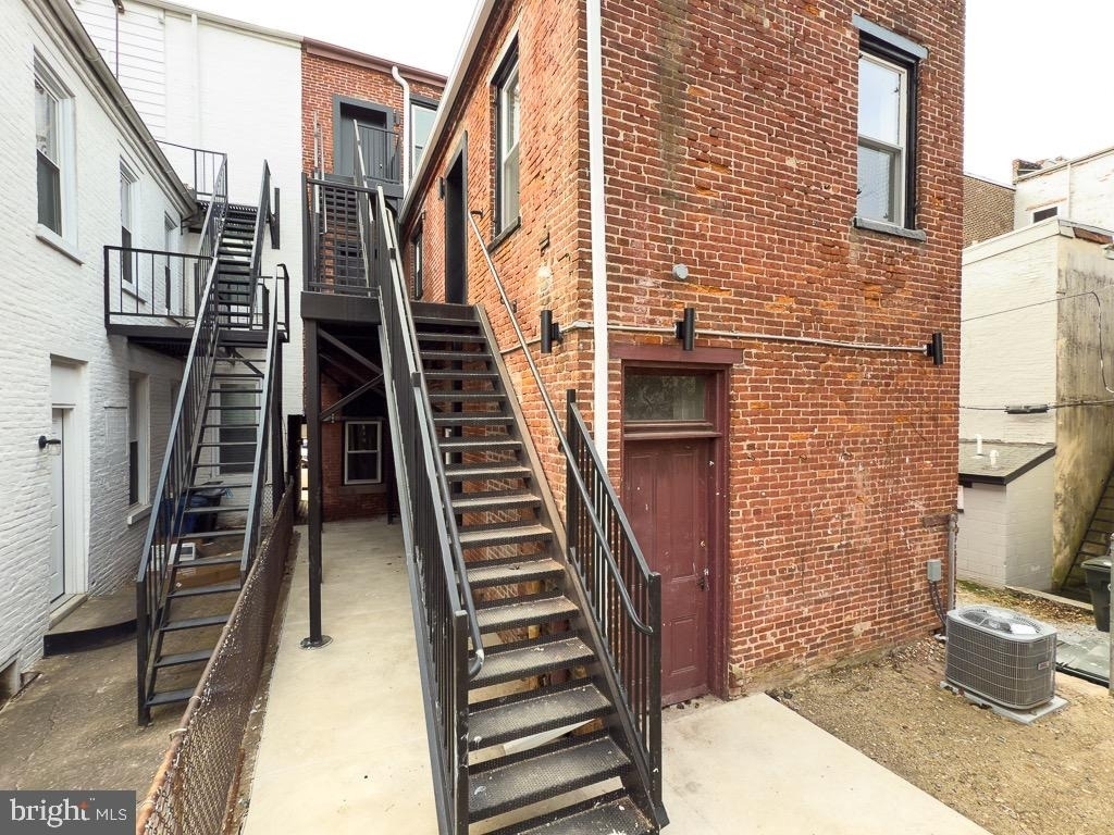 11 E Walnut Street - Photo 19