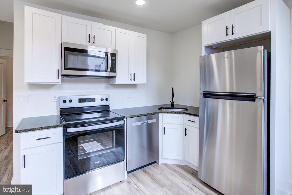 11 E Walnut Street - Photo 5