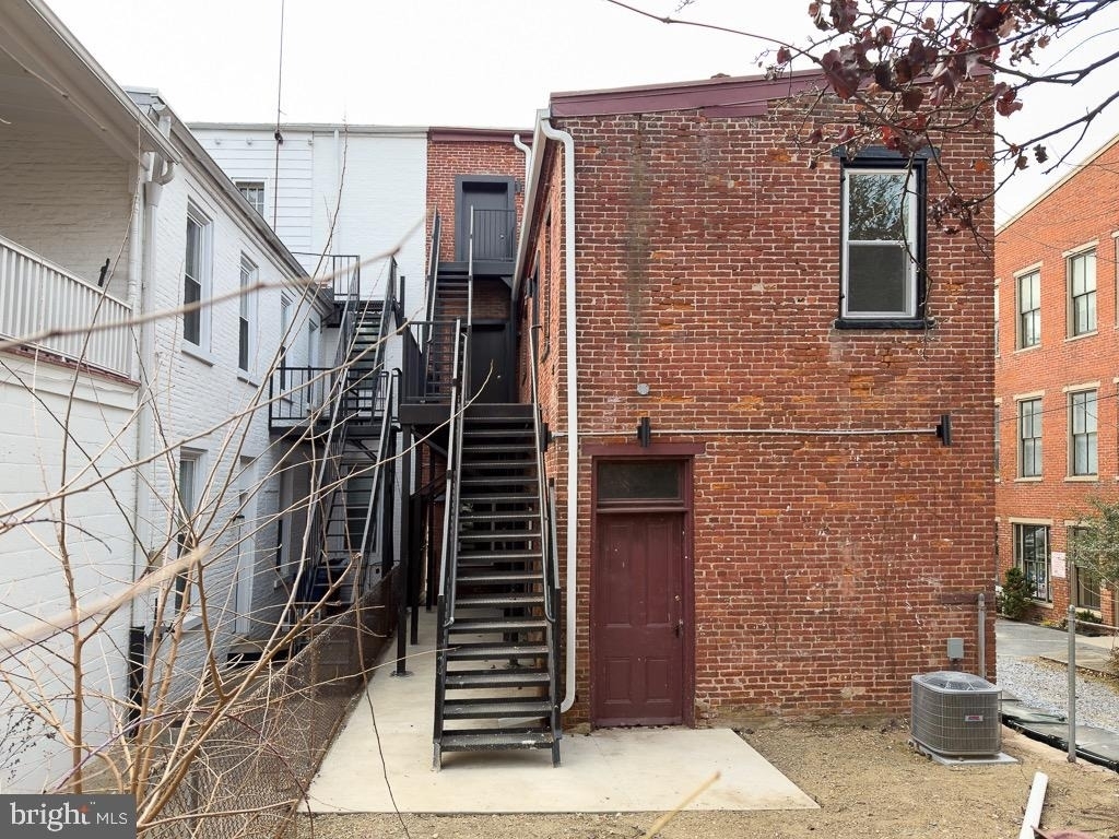 11 E Walnut Street - Photo 17