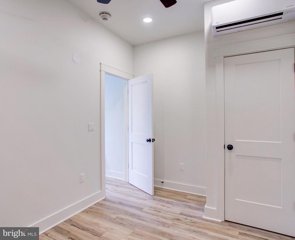 11 E Walnut Street - Photo 12