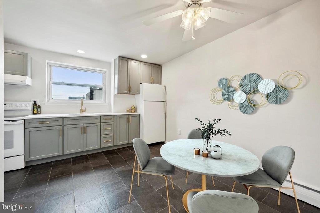 717 W Macdade Boulevard - Photo 1