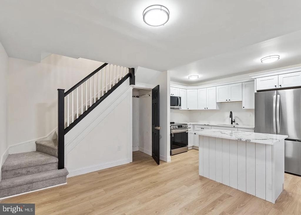 1118 Brown Street - Photo 2