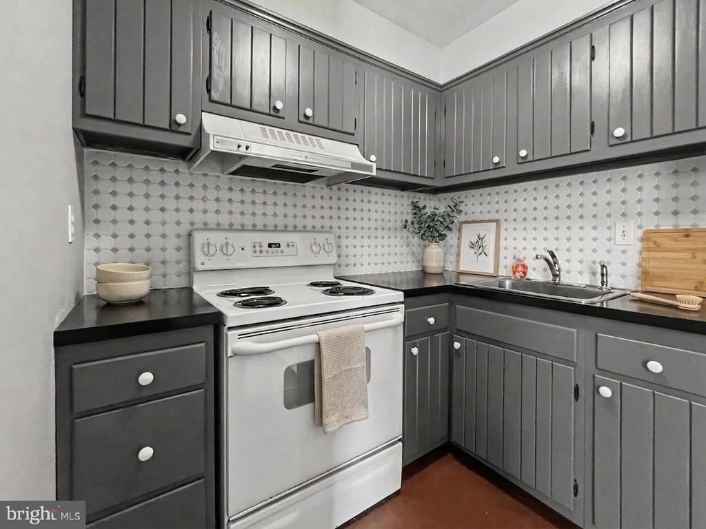 408 W Lafayette Street - Photo 2