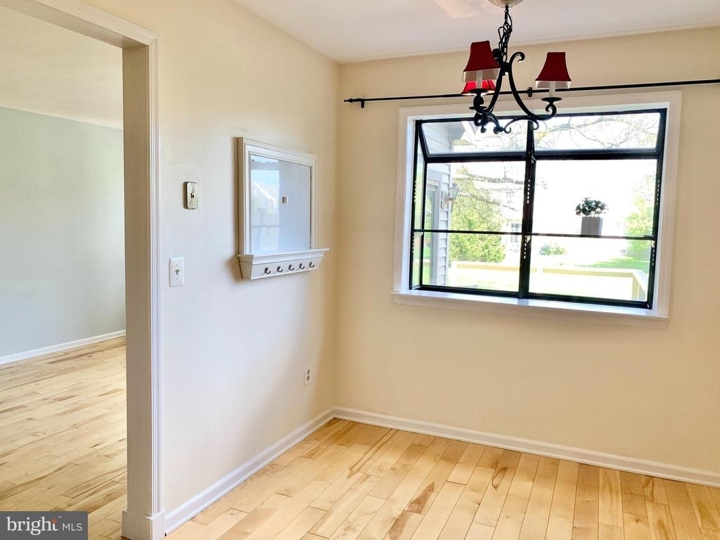 305 Marten Road - Photo 9