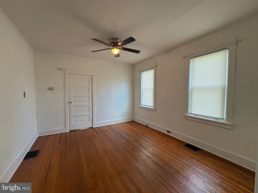 314 W 4th Street - Photo 12