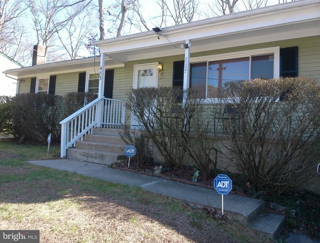 453 Bayberry Street - Photo 0