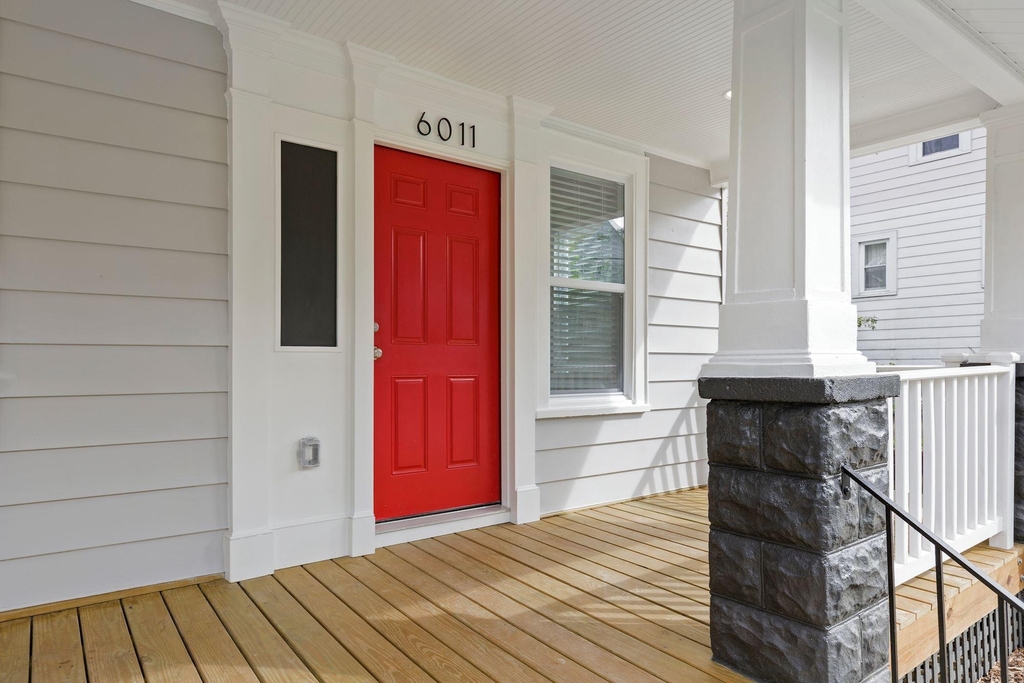 6011 44th Avenue - Photo 2