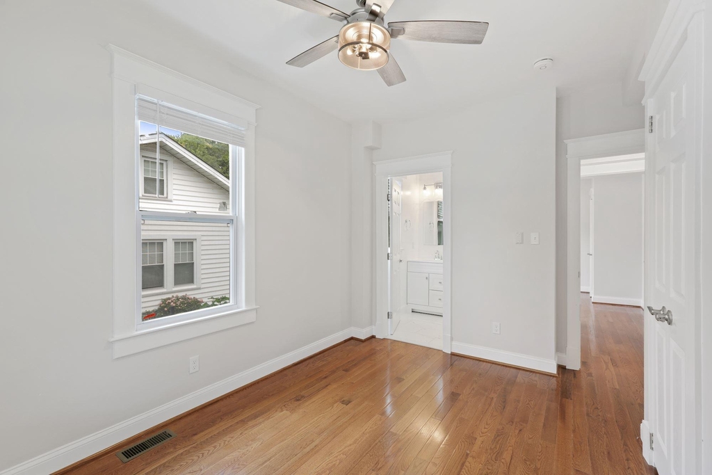 6011 44th Avenue - Photo 17
