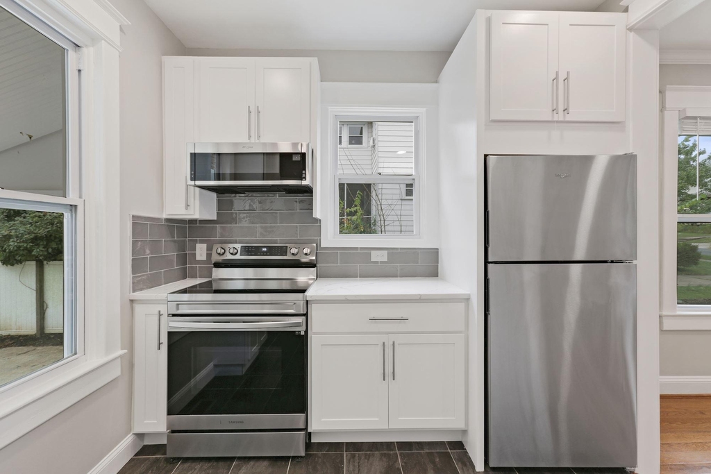 6011 44th Avenue - Photo 11