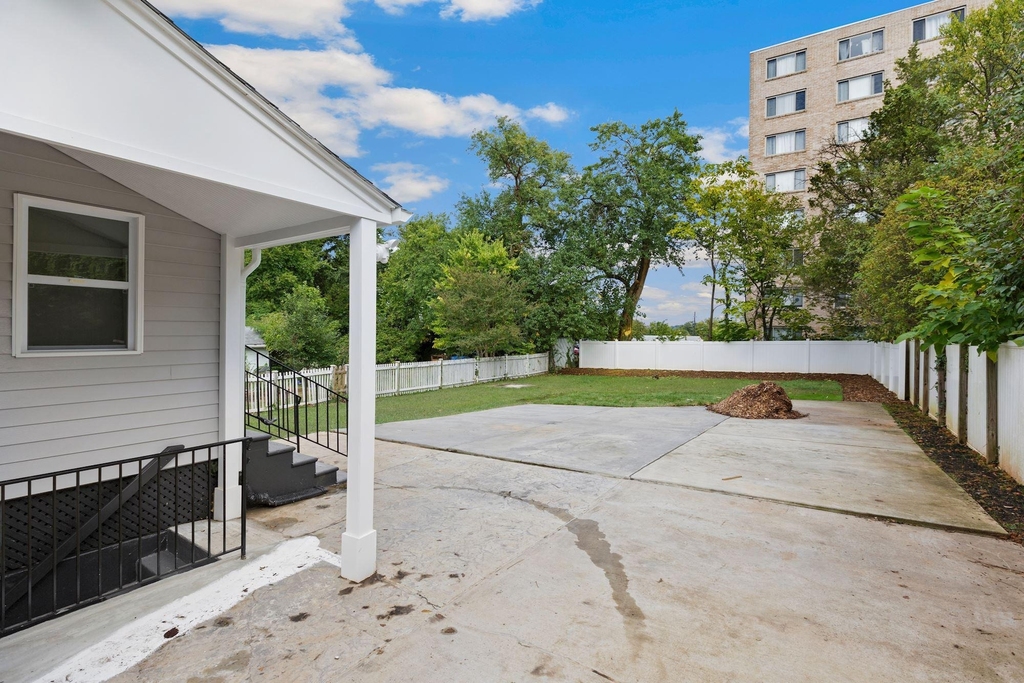 6011 44th Avenue - Photo 32