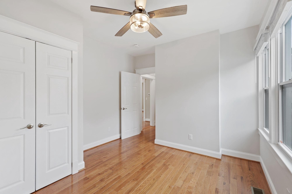 6011 44th Avenue - Photo 19