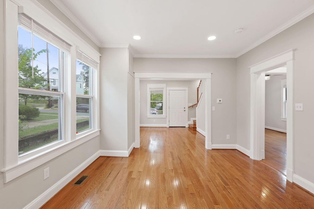6011 44th Avenue - Photo 7