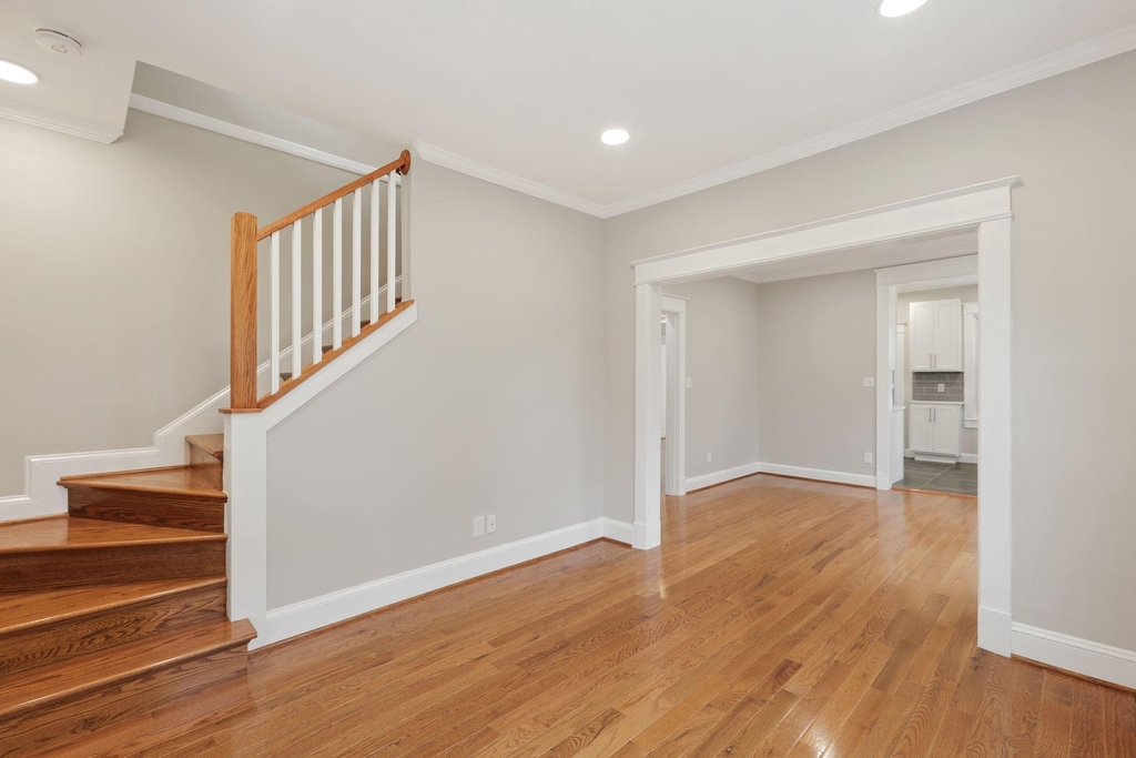 6011 44th Avenue - Photo 4