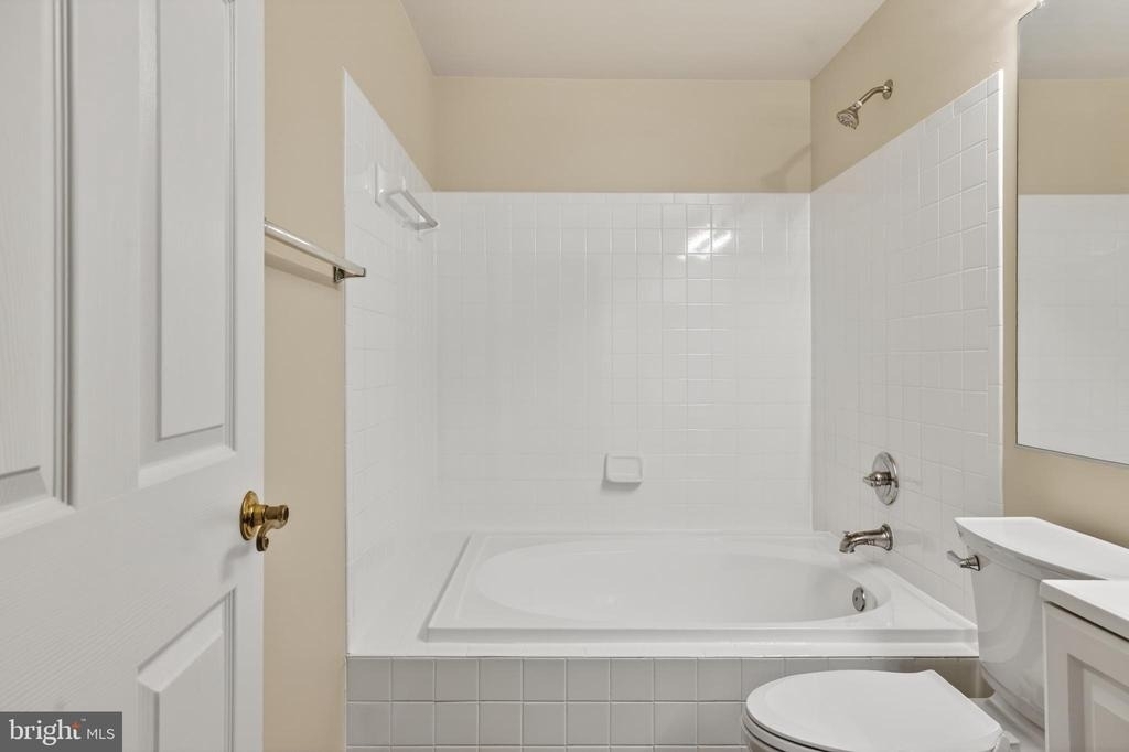 6630 Lake Park Drive - Photo 17