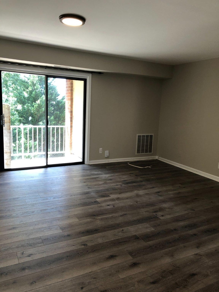 6018 Westchester Drive - Photo 8