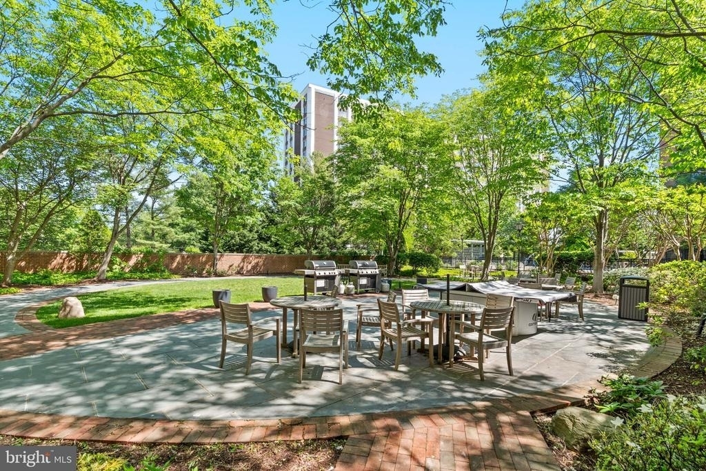 11700 Old Georgetown Road - Photo 32