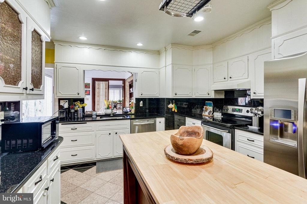 8212 Old Georgetown Road - Photo 14
