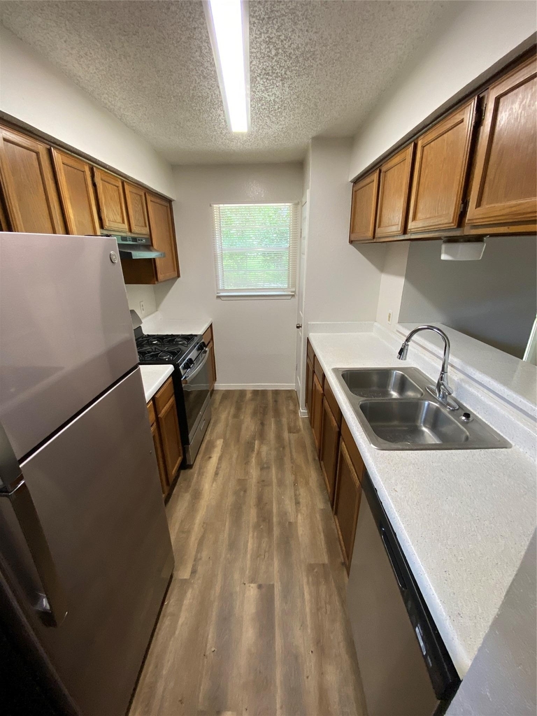 806 Sirocco Dr - Photo 1