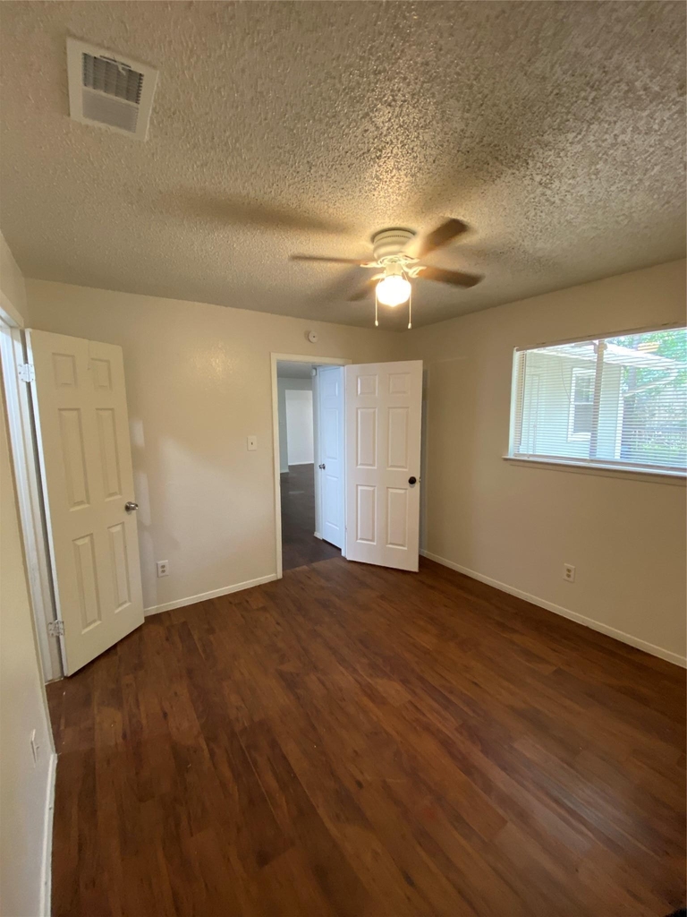 806 Sirocco Dr - Photo 5