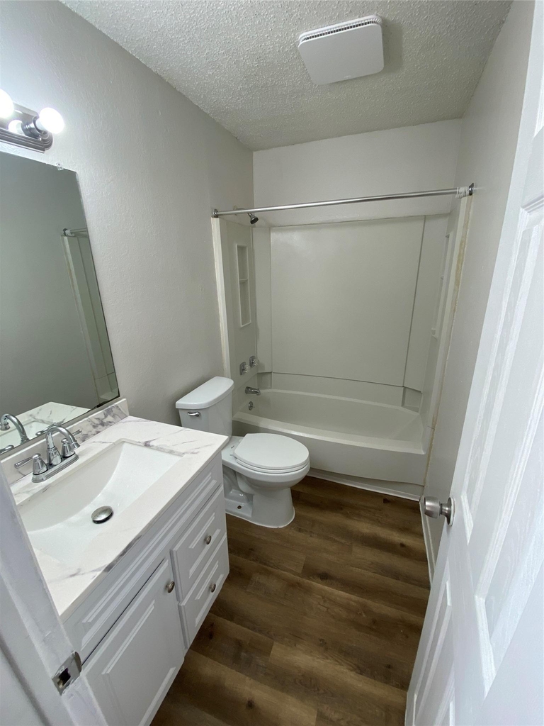 806 Sirocco Dr - Photo 4