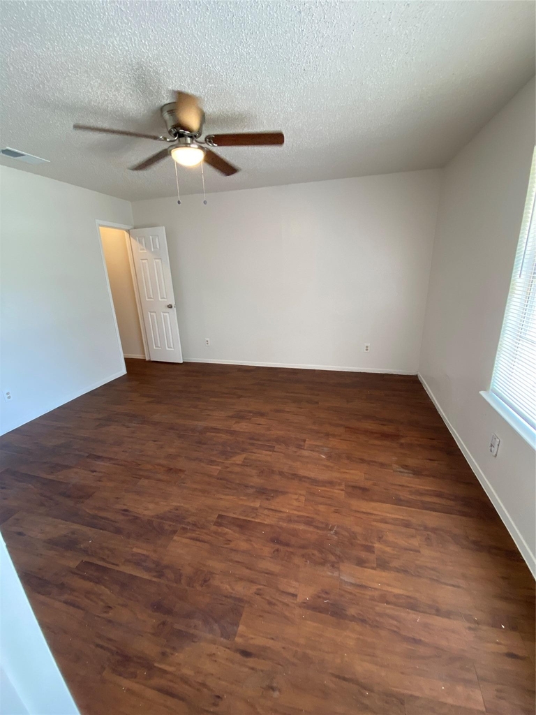 806 Sirocco Dr - Photo 9