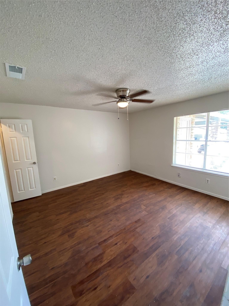 806 Sirocco Dr - Photo 8