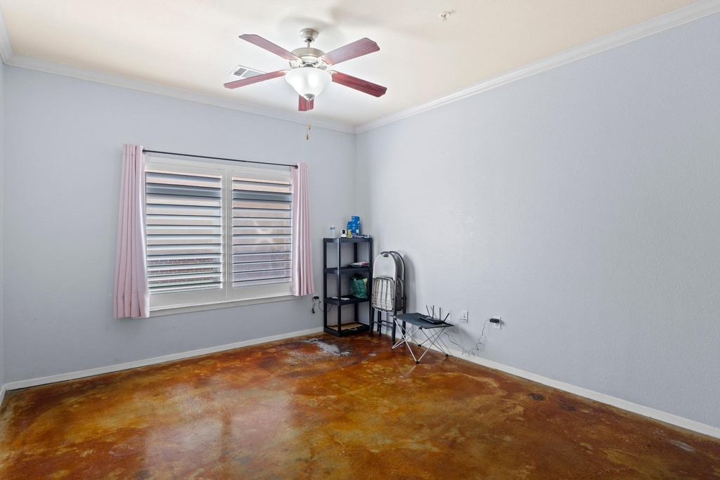 910 W 25th St - Photo 8