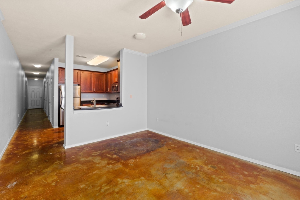 910 W 25th St - Photo 6