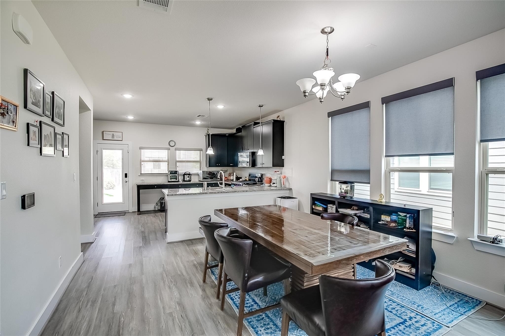 15912 Cadoz Dr - Photo 8