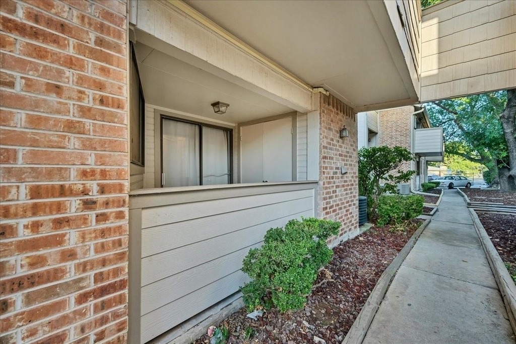 2500 Burleson Rd - Photo 14