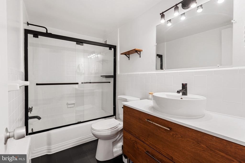 4800 Chevy Chase Drive - Photo 12