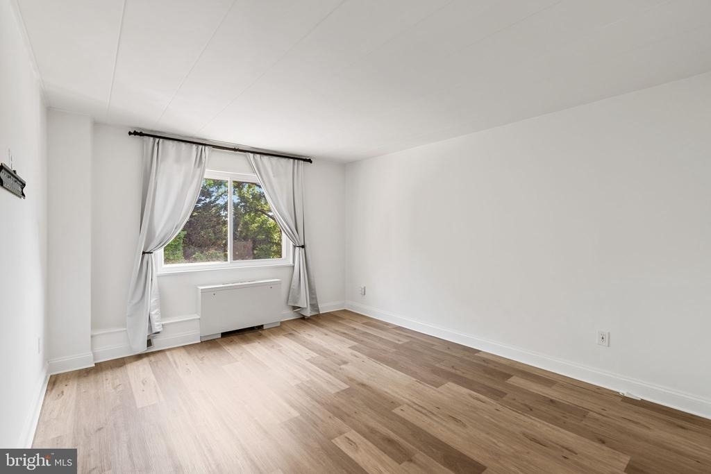 4800 Chevy Chase Drive - Photo 21