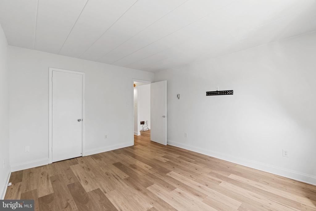 4800 Chevy Chase Drive - Photo 22