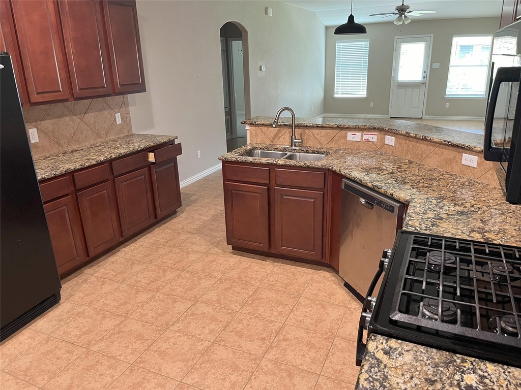 2375 Garlic Creek Dr - Photo 4