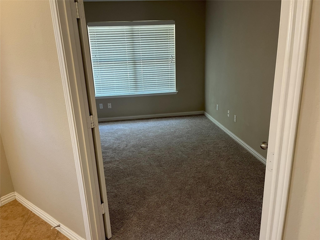 2375 Garlic Creek Dr - Photo 3