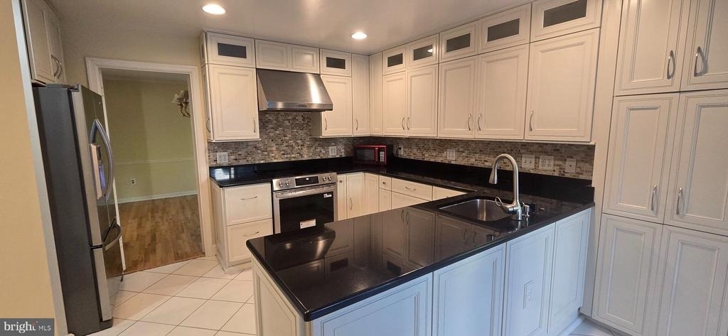 10905 Bolton Drive - Photo 10