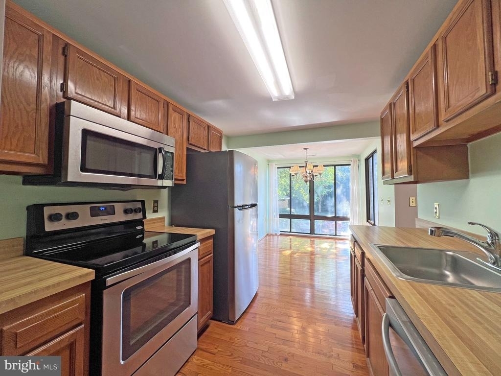 18140 Chalet Drive - Photo 8