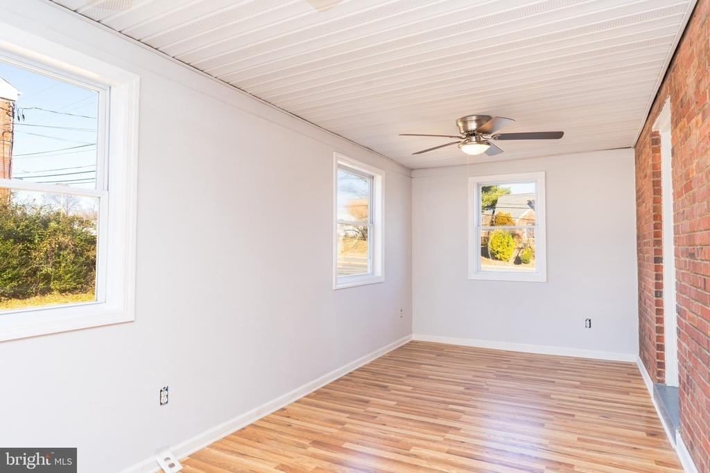 10026 Lorain Avenue - Photo 15