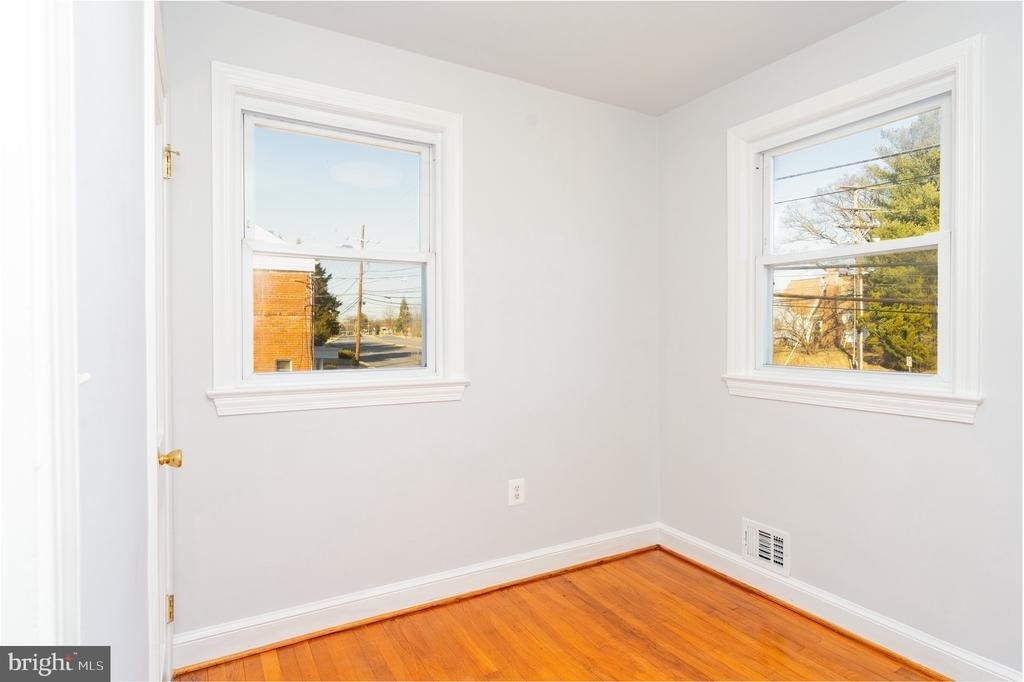 10026 Lorain Avenue - Photo 22