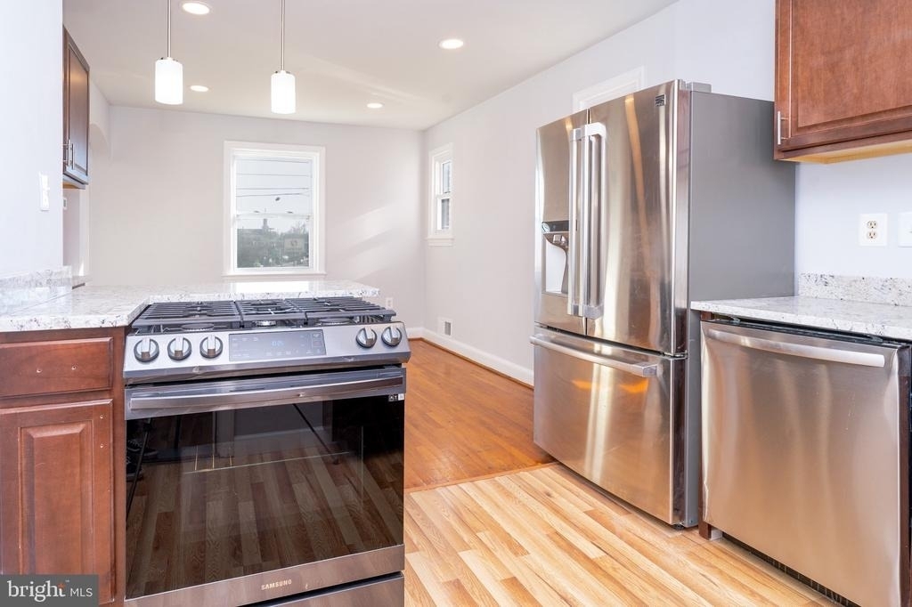 10026 Lorain Avenue - Photo 13