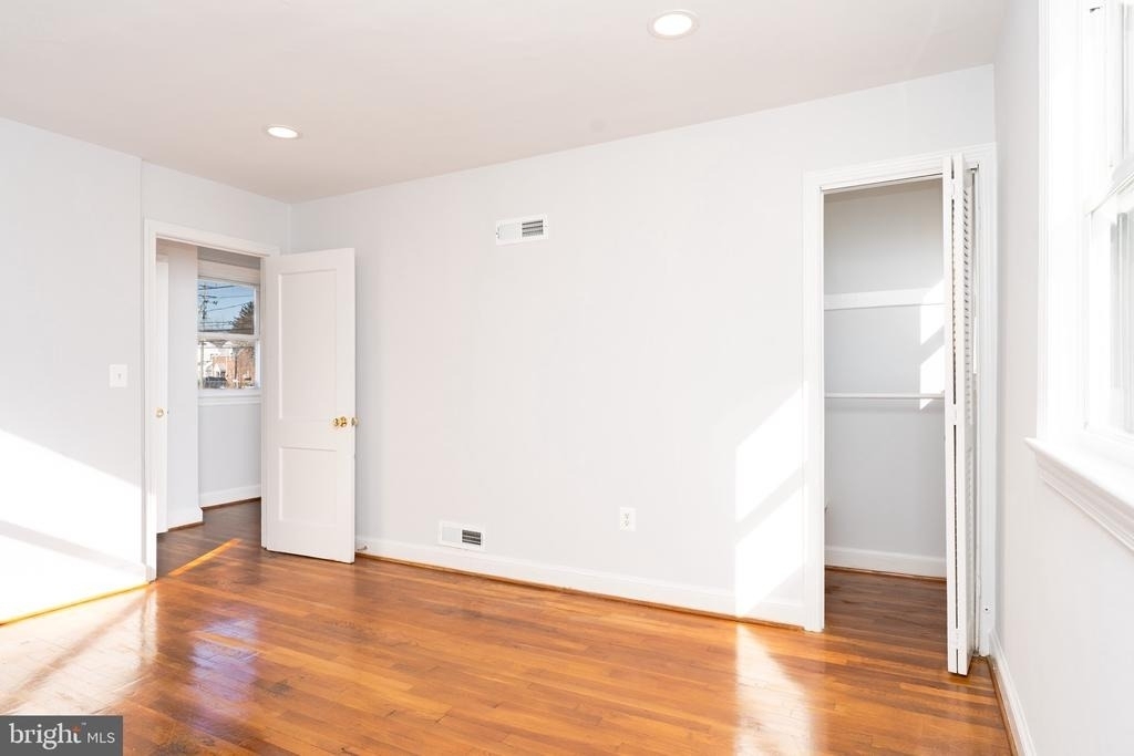 10026 Lorain Avenue - Photo 30