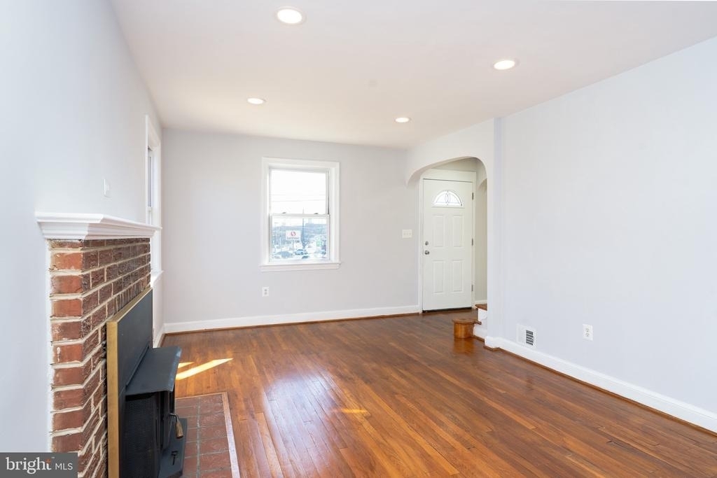 10026 Lorain Avenue - Photo 5