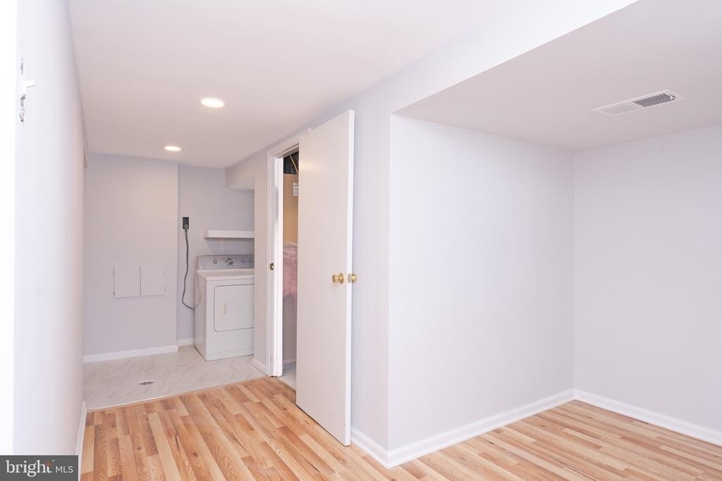 10026 Lorain Avenue - Photo 35